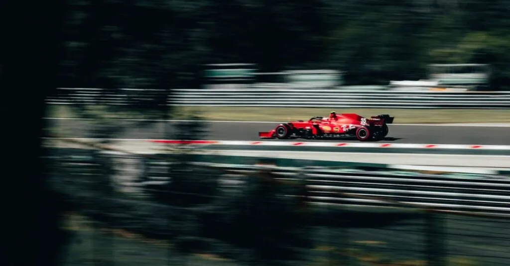 “Che spreco di tempo”: Hamilton esplode in Ferrari e indica il punto in cui ha perso il podio Ferrari in pista