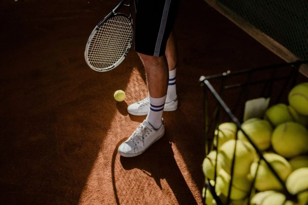 26 miliardi di dollari: il tennis è diventato una miniera per le scommesse Tennista su terra rossa