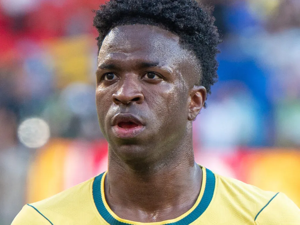 Lo fa prima di ogni partita importante: il piccolo rito di Vinicius che ha incuriosito gli esperti Vinicius Junior