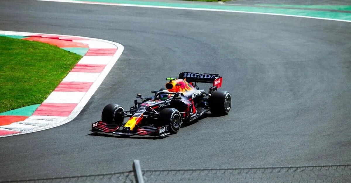 Macchina di Formula 1 in pista