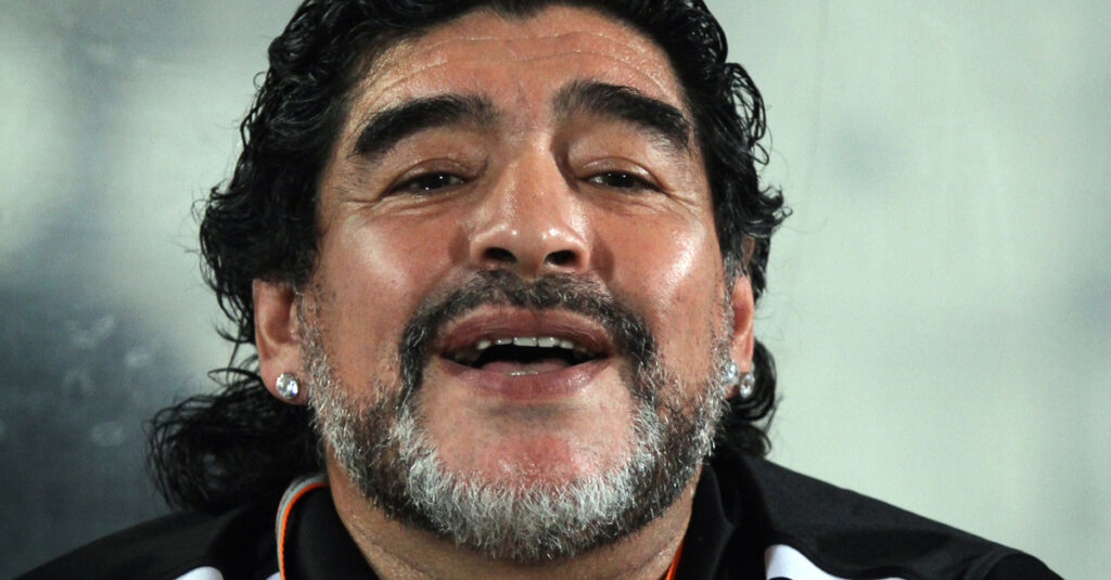 Scandalo al processo Maradona: gli esami sui reni erano di suo padre, tutto da rifare Un primo piano di Diego Armando Maradona