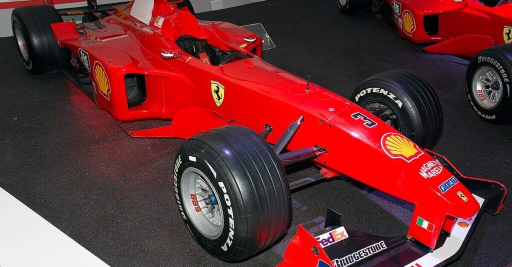 Milano si ferma per lei: arriva la Ferrari di Schumacher che riportò a Maranello un titolo atteso 16 anni La Ferrari F399 di Michael Schumacher