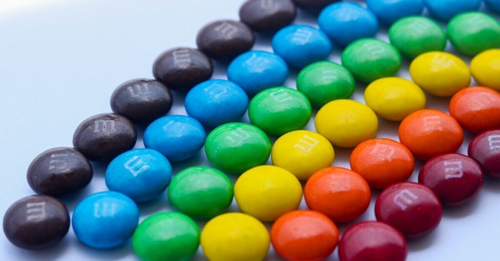 Cobolli rimonta grazie agli M&M’s: “Ne mangio 4 a cambio campo, non importa il colore” M&M'S colorate