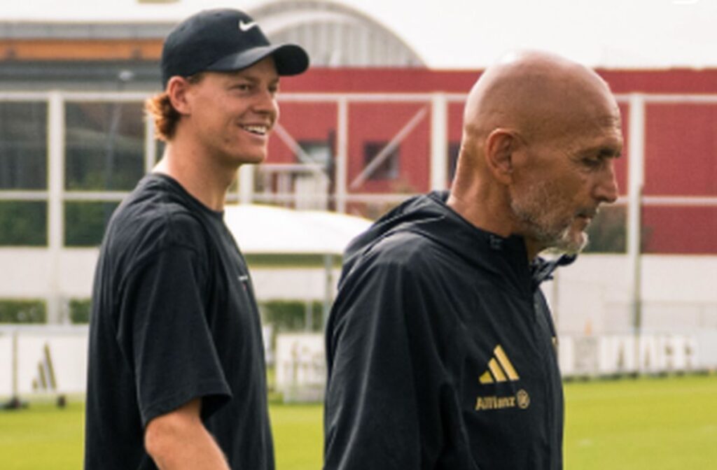 Sinner fa visita alla Juventus, Spalletti gli parla davanti a tutti: la frase è da brividi Sinner e Spalletti