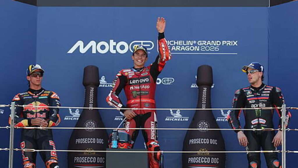 Aragon con il fiato sospeso: Marquez e Bezzecchi a un soffio dal disastro a 300 all’ora, poi la confessione shock Marquez sul podio del Gran Premio di Aragon