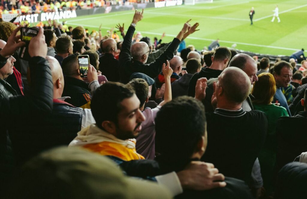 Si finse il cugino di George Weah e giocò in Premier League: la truffa che beffò tutti tifosi allo stadio