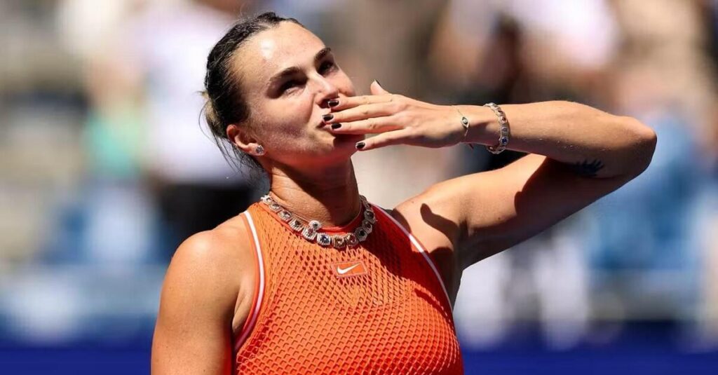 Sabalenka show agli US Open: scintille con un giornalista sulle “feste” prima del torneo Aryna Sabalenka aglu US Open