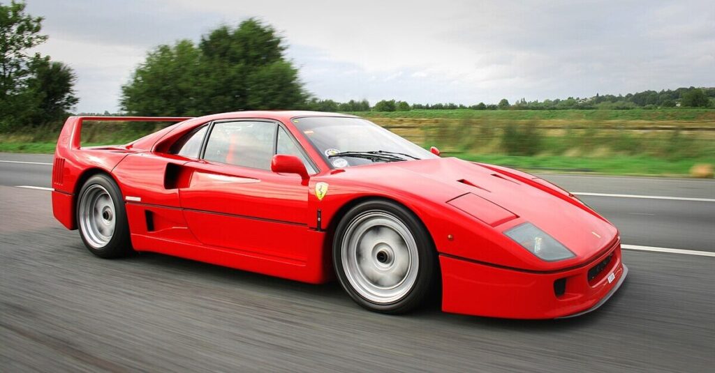 Hamilton ha ritrovato la sua F40 dei sogni: incredibile dove l’ha scovata La storica F40 di Maranello