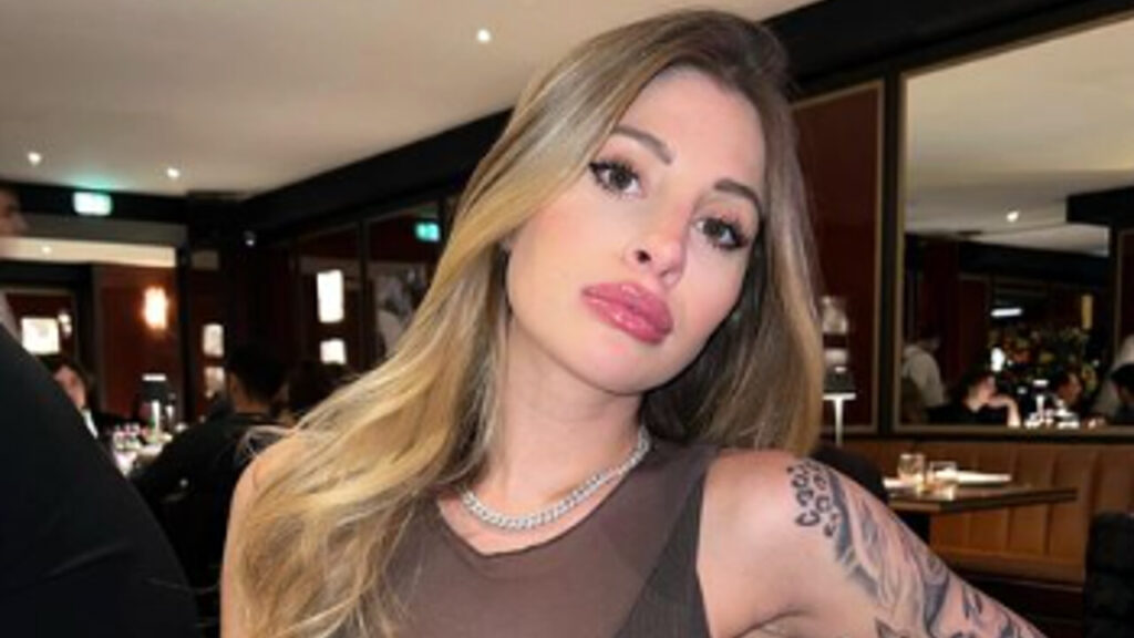“Non ha bisogno di essere pregata per esserci”: la frecciata di Chiara Nasti alla suocera che infiamma il gossip Chiara Nasti moglie di Mattia Zaccagni