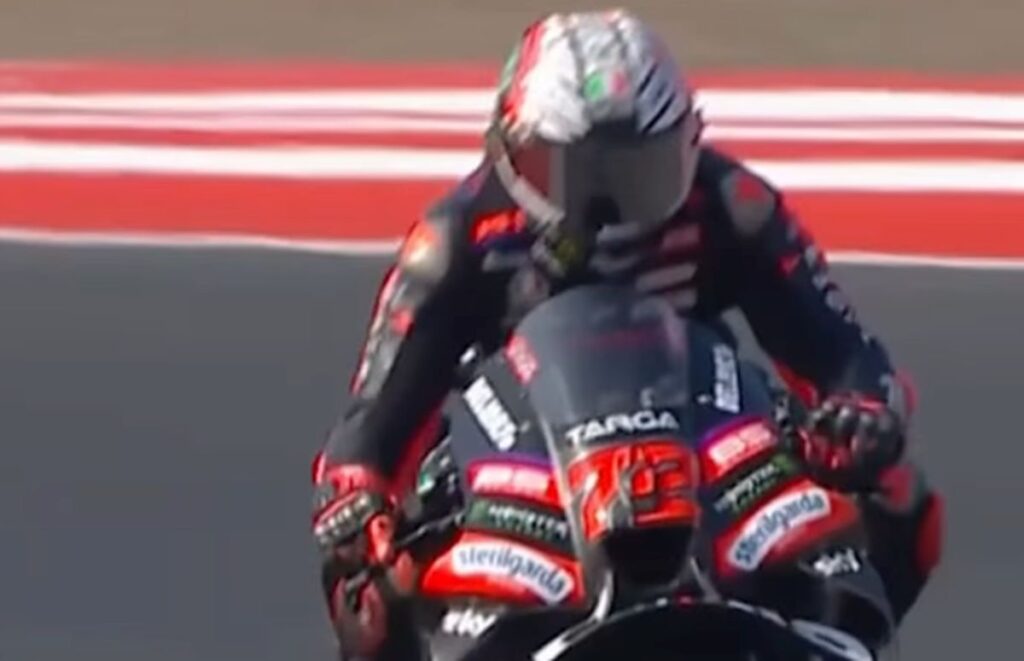 La rivincita di Bezzecchi, domina in Indonesia e Marquez perde la vetta del Mondiale Moto GP Bezzecchi vincitore in Indonesia